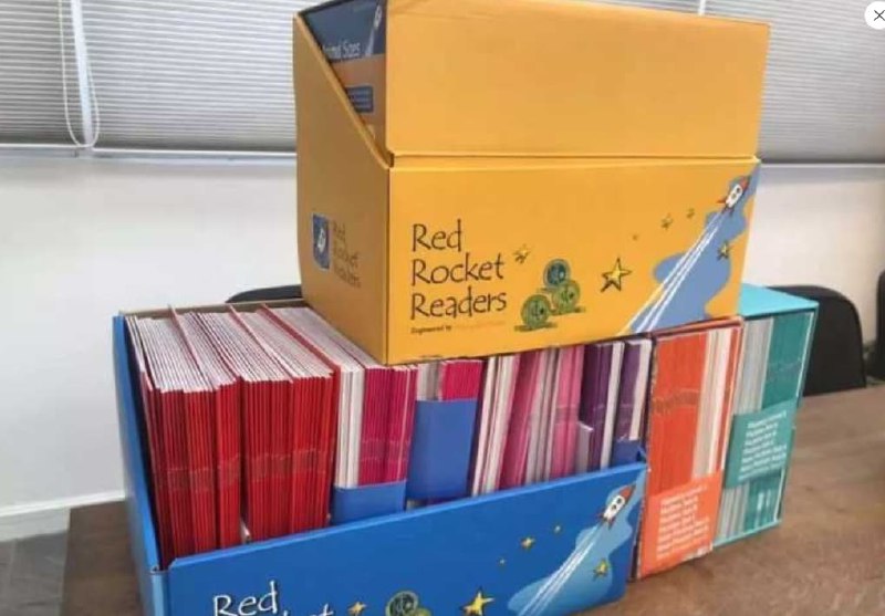 【有孩必备】红火箭全套（蓝盒+黄盒）全套PDF绘本+练习册+音频+视频红火箭分级读物-蓝黄盒资源 【MP3/pdf】提到分级阅读，我们往往会想起牛津树、海尼曼、Raz和培生等几位老前辈，它们已经纵横分级阅读江湖数年，无愧于“东邪西毒、南帝北丐”的称号